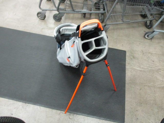 Load image into Gallery viewer, Used TaylorMade Golf Stand Bag
