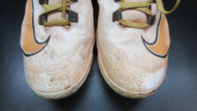 Load image into Gallery viewer, Used Nike Alpha Huarache Elite 4 Low Baseball Cleats - Size 9
