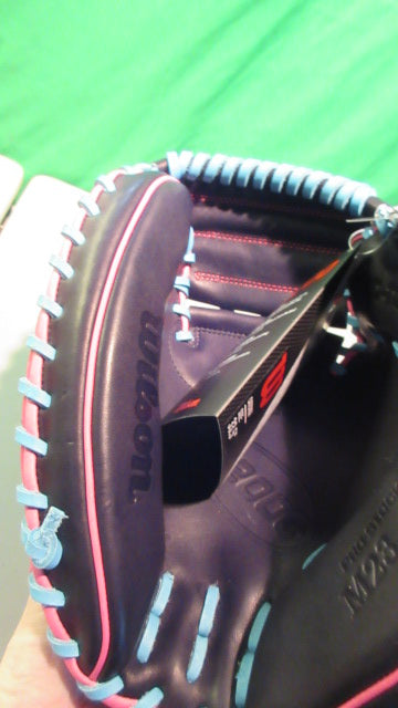 Load image into Gallery viewer, New Wilson A2000 M23 33.5&quot; Catcher&#39;s Mitt / Glove
