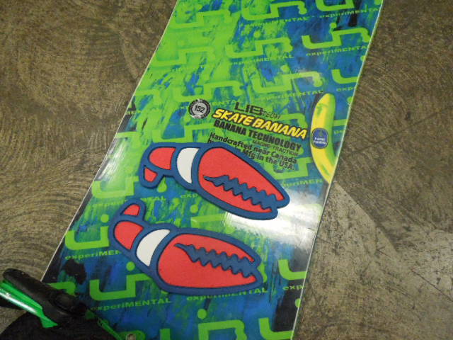 Load image into Gallery viewer, Used Lib Tech Banana Tech 159cm Snowboard with Union Bindings
