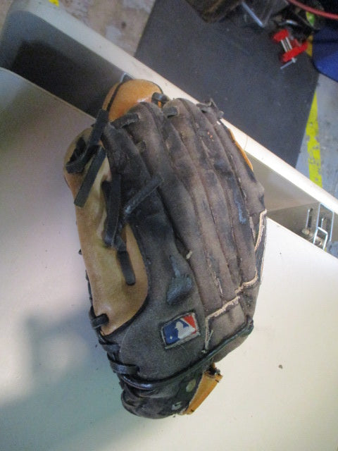 Load image into Gallery viewer, Used Wilson A350 11" Glove
