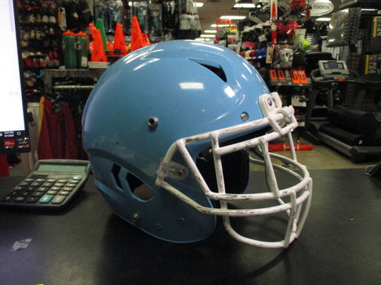 Used Schutt Vengeance Pro LTD Size XL No Cert Stamp Visible Tear in Jaw Pad