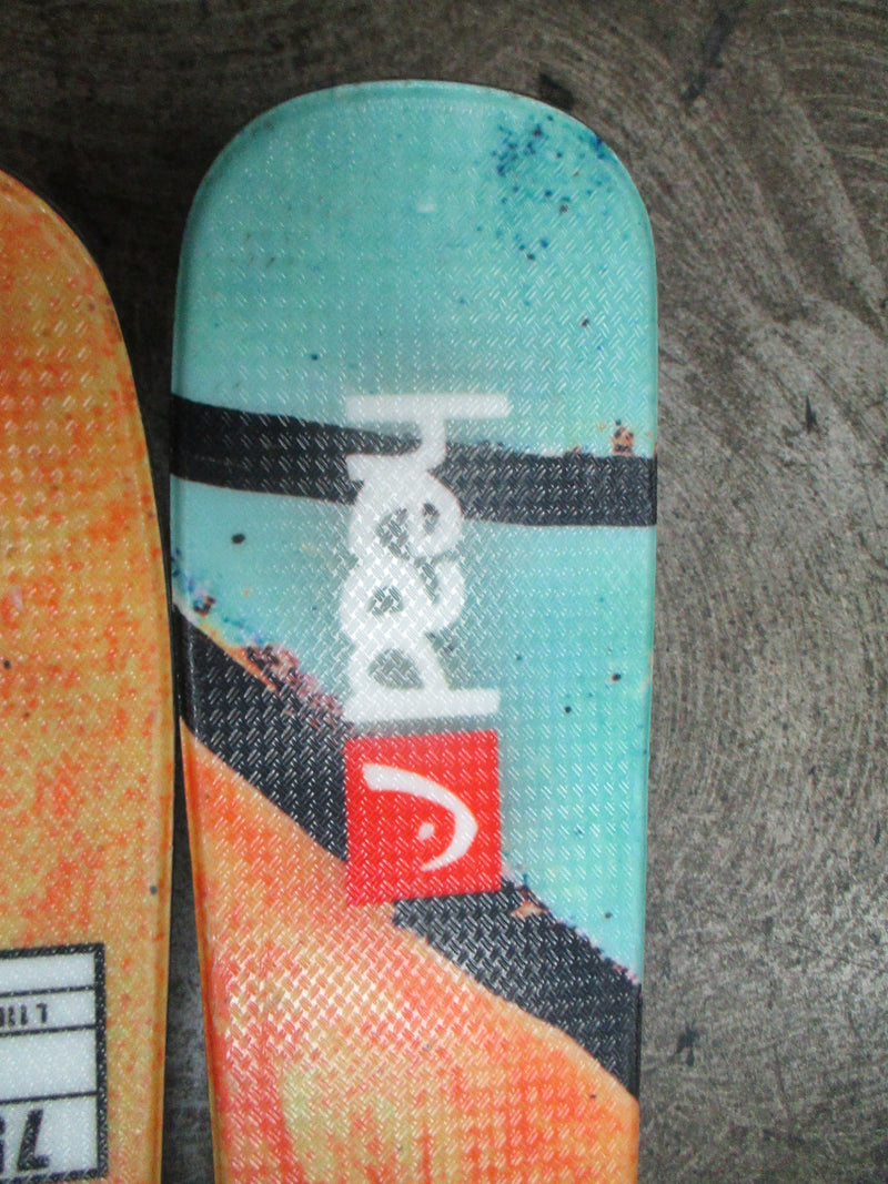 Load image into Gallery viewer, Used Head Residue 75 118CM Junior Downhill Skis W/ D 4.5ac Bindings
