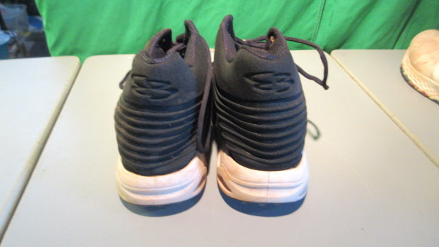 Load image into Gallery viewer, Used BoomBah Size 12 Turf Cleats
