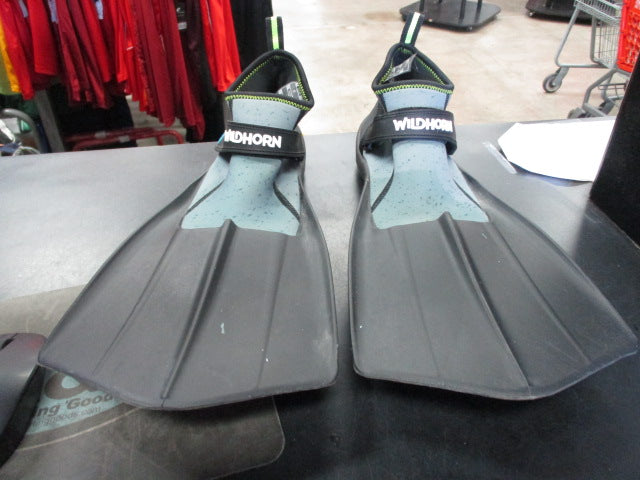 Load image into Gallery viewer, Used Wildhorn 16&quot; Size 12 Scuba Fins
