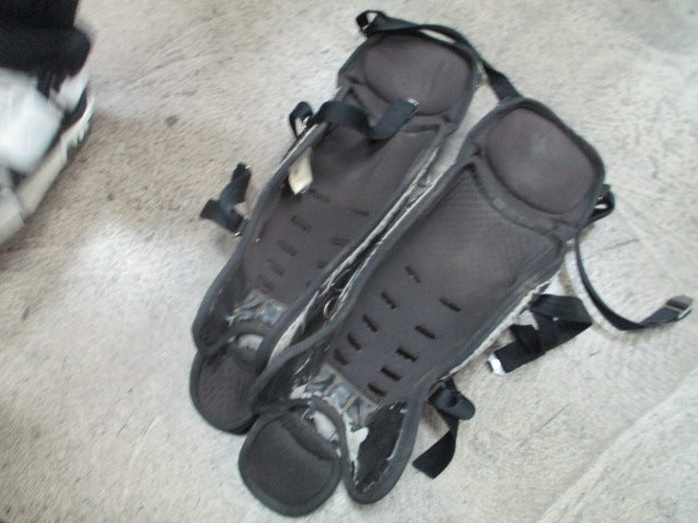 Load image into Gallery viewer, Used Rawlings 16DCW Youth 12-16 Catchers Shin Guards (Has Wear)
