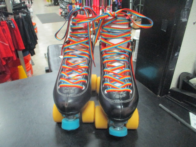 Load image into Gallery viewer, Used Moxi Rainbow Rider Roller Skates Size 6
