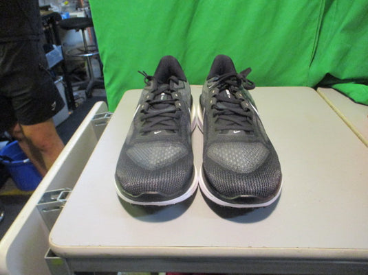 Nike Vomero 17 Size 9.5 Running Shoes