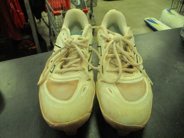 Load image into Gallery viewer, Used New Balance Velo V4 Softball Cleats Size 9

