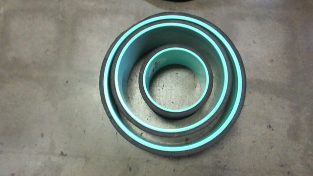 Load image into Gallery viewer, Used Chirp 3 Ring Roller Set w/ Bag - wear on large ring
