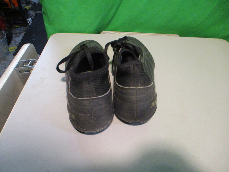 Load image into Gallery viewer, Used Adidas Predator Size 3 Soccer Cleats
