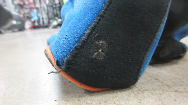 Load image into Gallery viewer, Used Scuba Dive Boots
