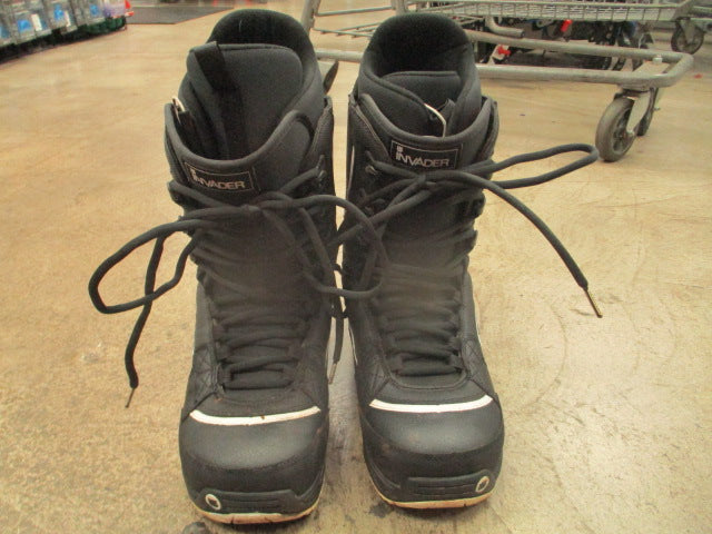 Load image into Gallery viewer, Used Burton Invader Snowboard Boots Size 10.5
