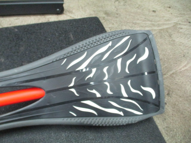 Load image into Gallery viewer, Used Oxelo Beginner Plastic Waveboard
