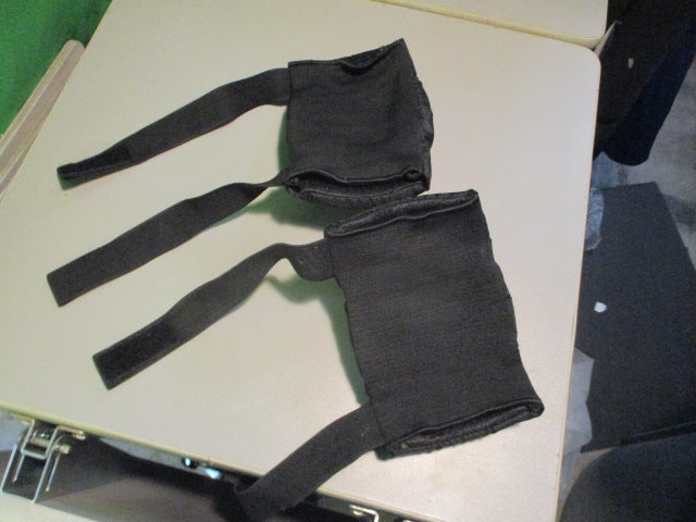 Load image into Gallery viewer, Used Skate Knee Pads Size Medium
