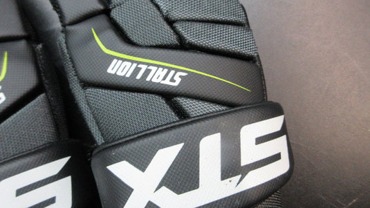 Used STX Stallion 200 Lacrosse Gloves - Size Medium