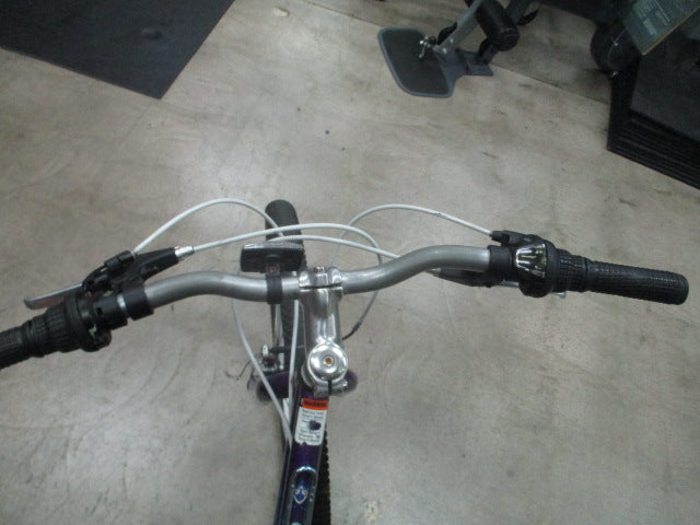 Load image into Gallery viewer, Used Raleigh Eva 2.0 26&quot; 21-Speed Mountain Bike XS Frame
