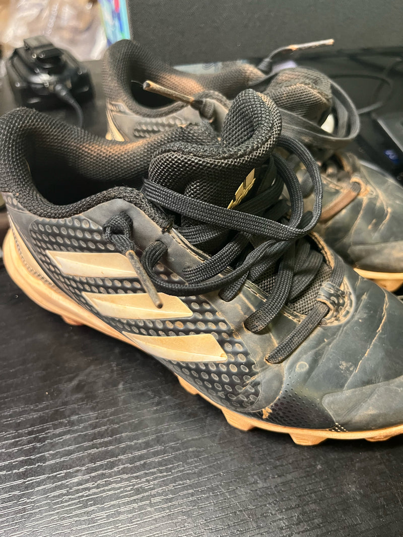 Load image into Gallery viewer, Used Adidas Back and white size 1.5
