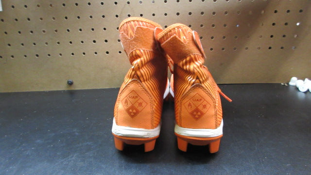 Load image into Gallery viewer, Used Under Armour UAF Football Cleats - Size Youth 4.5
