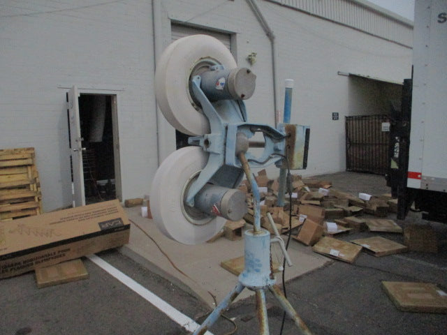 Load image into Gallery viewer, Used Jugs Dual Wheel Pitching Machine
