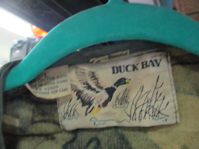 Load image into Gallery viewer, Used Duck Bay Camo Vest Size Large
