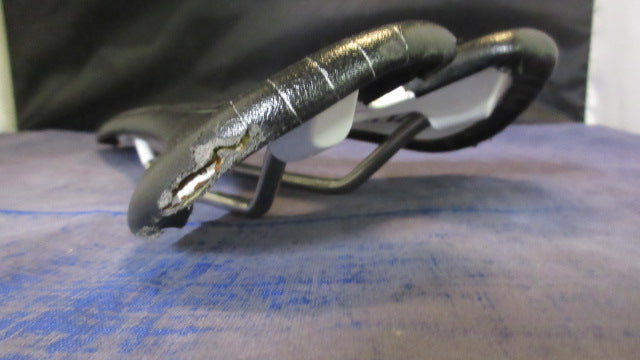 Load image into Gallery viewer, Used Specialized Romin Expert Body Geometry Bicycle Seat - wear on seat &amp; under
