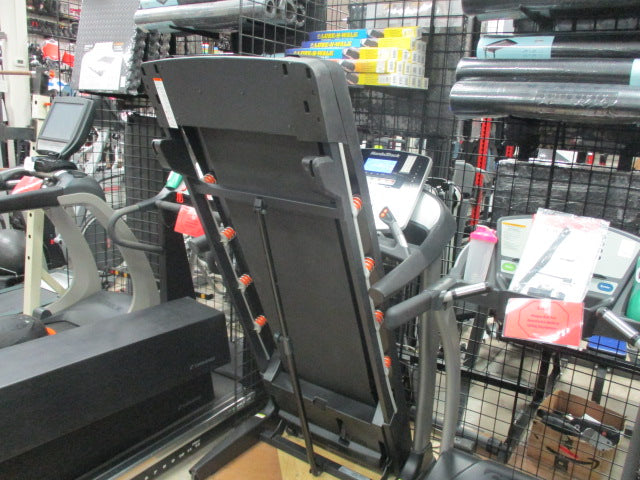 Load image into Gallery viewer, Used Nordictrack C900 Pro Folding Treadmill
