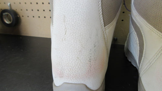 Used Burton Mint Imprint 1 Snowboard Boots - Size 8.5