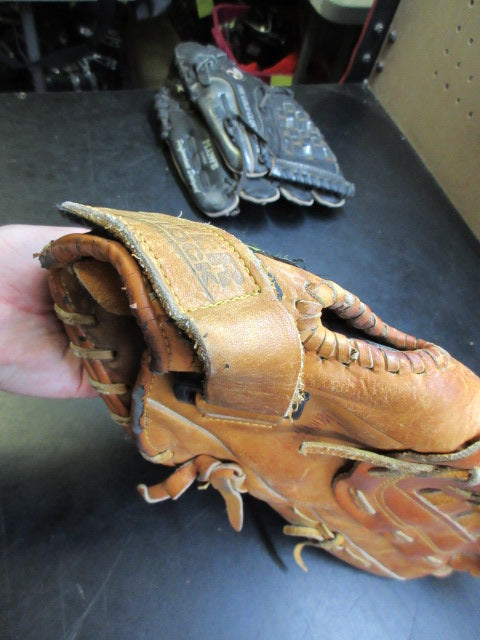 Load image into Gallery viewer, Used Mizuno Steerhide MZ1320 13" Glove - RHT
