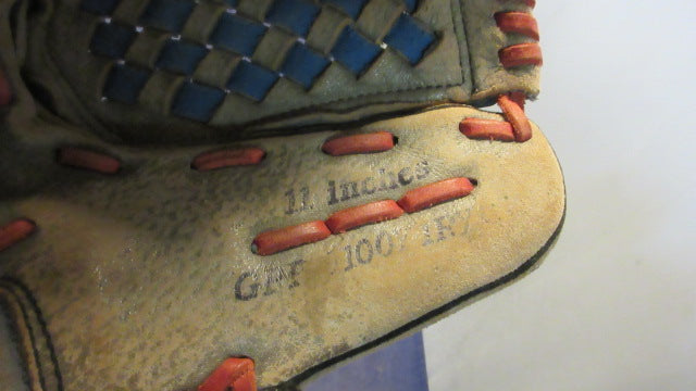 Load image into Gallery viewer, Used Mizuno Prospect Power Close 11&quot; Glove - LHT - broken strap
