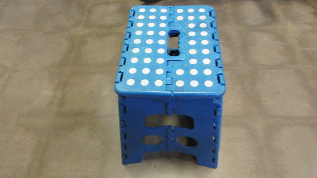 Load image into Gallery viewer, Used Folding Step Stool 13&quot; - Blue
