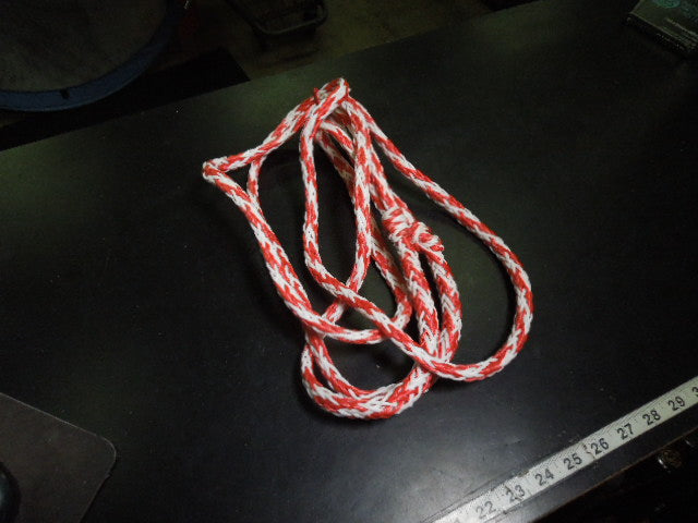 Load image into Gallery viewer, Used Threaded Water Sport Tow Rope with Dock Line Cert 340lb 2 Person Tow
