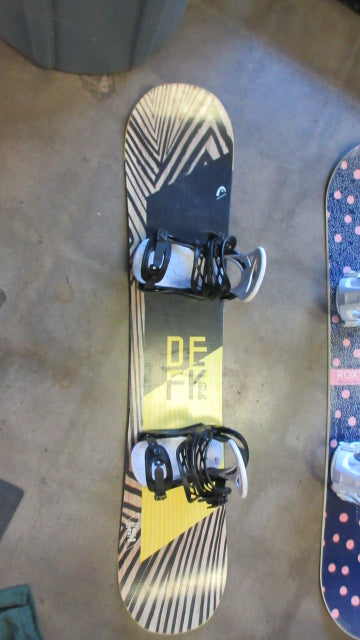 Load image into Gallery viewer, Used Head DEFY Future 128 cm Snowboard With Bindings
