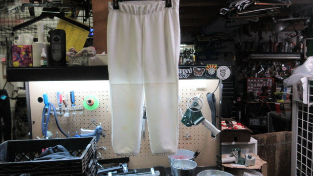 Load image into Gallery viewer, Used The Gluv Athletique Softball Pants - Size Medium
