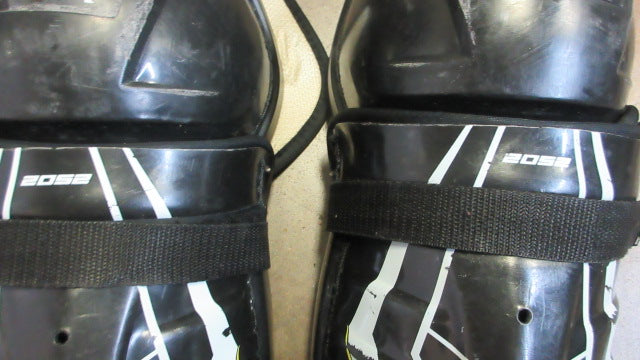 Load image into Gallery viewer, Used CCM Tacks Shin Guards Youth Size 13&quot; - wear
