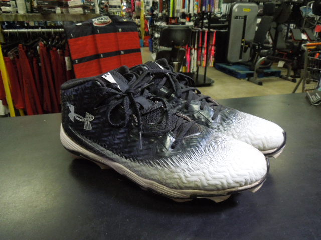 Load image into Gallery viewer, Used Under Armour Spotlight Hammer RM Football Cleats Size 12
