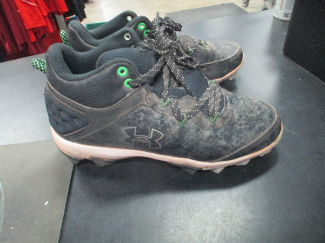 Load image into Gallery viewer, Used Under Armour Sz 3.5 Cleats
