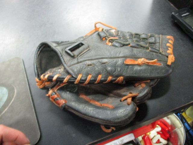 Load image into Gallery viewer, Used Mizuno MVP Youth Glove - RHT
