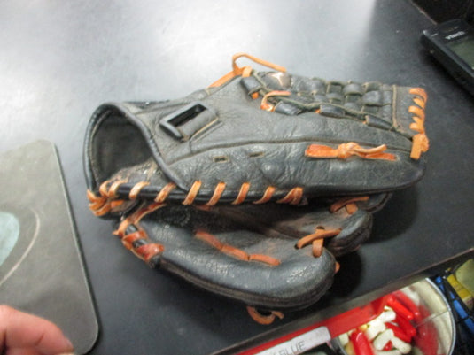 Used Mizuno MVP Youth Glove - RHT
