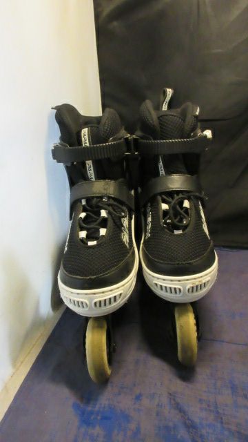 Load image into Gallery viewer, Used Papaison ABEC-7 Adjustable 5- 7.5 Roller Blades
