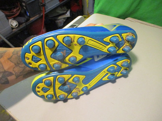 Load image into Gallery viewer, Used Lotto Forza Jr Size 4 Soccer Cleats
