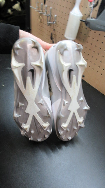 Load image into Gallery viewer, Used Nike Alpha Football Cleats - Size 10.5
