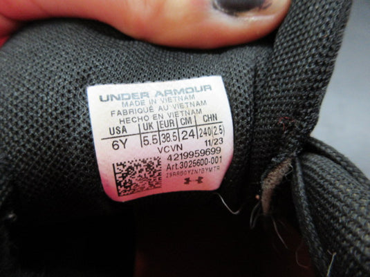 Used Under Armour Leadoff Baseball Cleats - Size Youth 6
