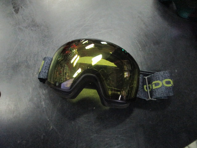 Load image into Gallery viewer, Used Odoland Snow Sport Goggles With Yellow Lens
