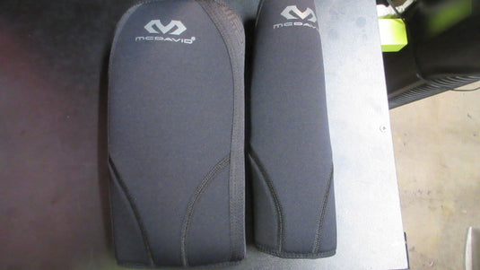 New McDavid Small Dual Density Knee Supports PAIR