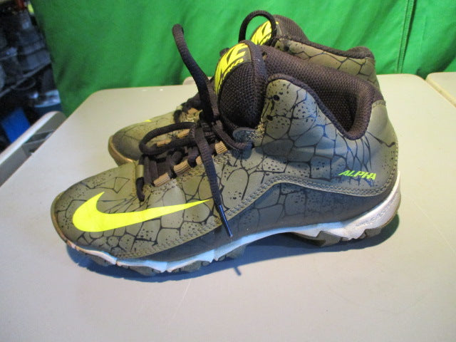 Load image into Gallery viewer, Used Nike Alpha Size Youth 3 Cleats
