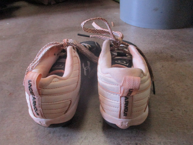 Load image into Gallery viewer, Used Under Armour Lead Off Baseball Cleats Size 1.5
