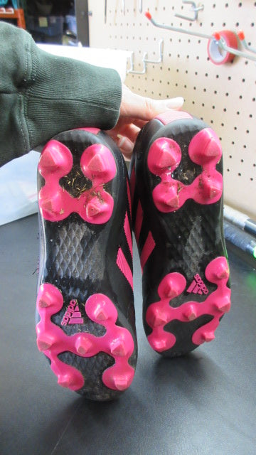 Used Adidas Soccer Cleats - Size 4.5