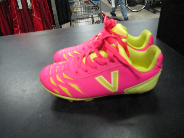 Load image into Gallery viewer, Used Victor Sierra Cattura MD Jr Size 12.5T Soccer Cleats
