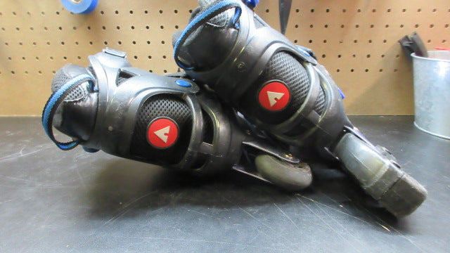 Load image into Gallery viewer, Used AirWalk In-line Skates - Size 5-8

